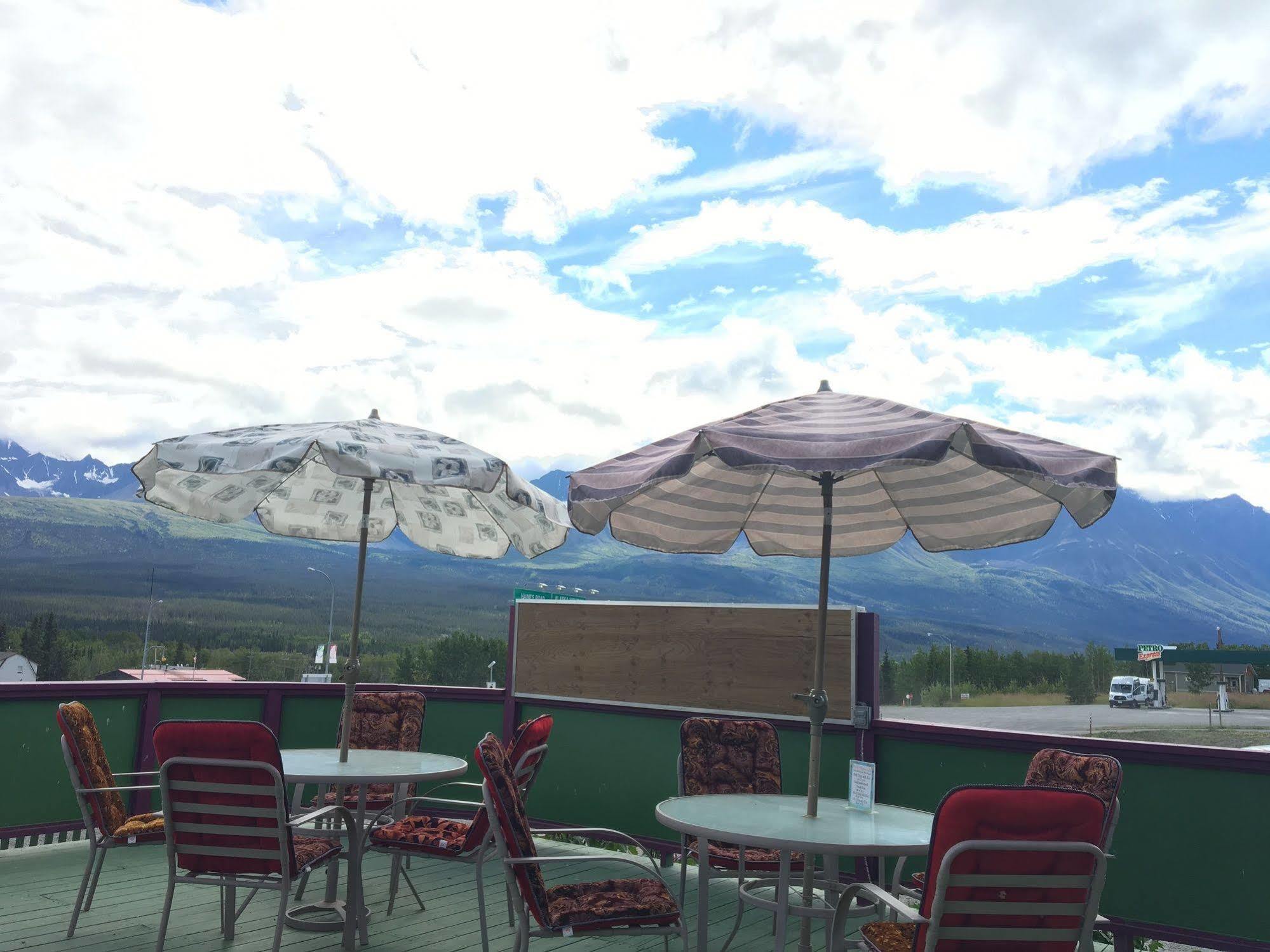 Kluane Park Inn Haines Junction Kültér fotó